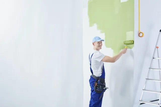 Frisch gestrichene Wand